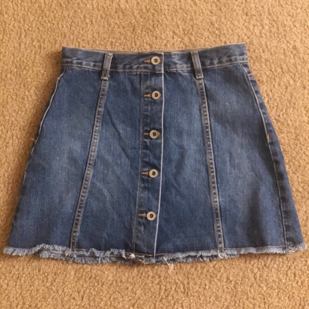 Denim mini skirt!